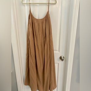 Esby Apparel Vivienne dress in pecan (a brownish pink) large with pockets EUC